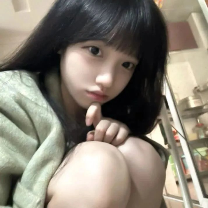 橙色女孩